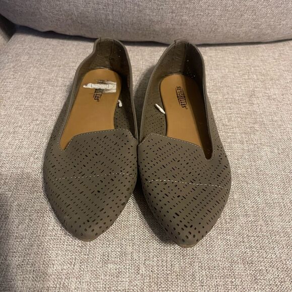 Seychelles Anthropologie Green Perforated Laser Cut Flats Womens Size 7W - Picture 2 of 6